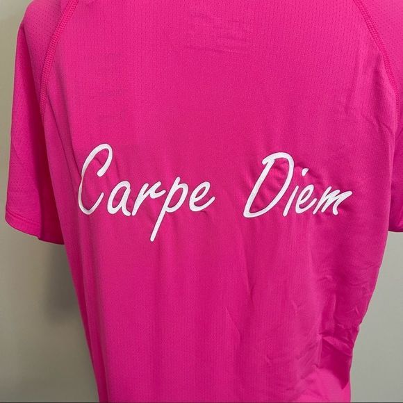 NWT Under Armour Heat Gear V-Neck T-Shirt Hot Pink Carpe Diem Graphic - Picture 5 of 10